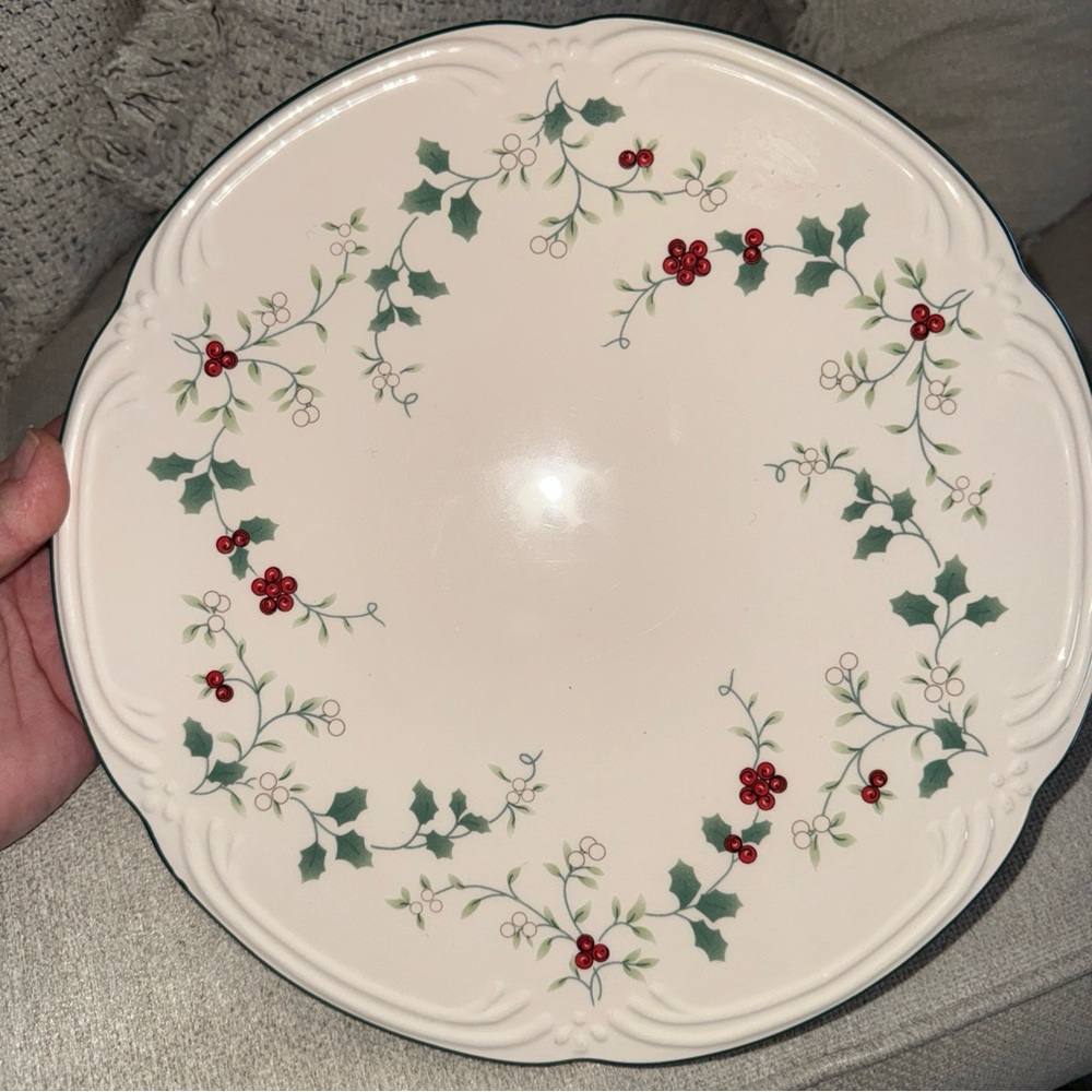 Pfaltzgraff Winterberry Ceramic Cake Cheese Hot Plate Round Christmas Holly Ivy
